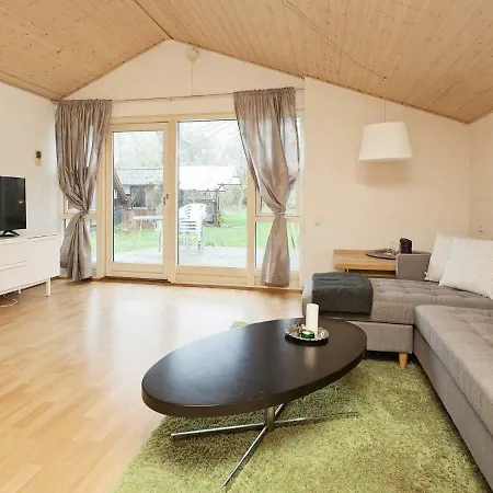 Two-bedroom Holiday In 2 Semesterbostad