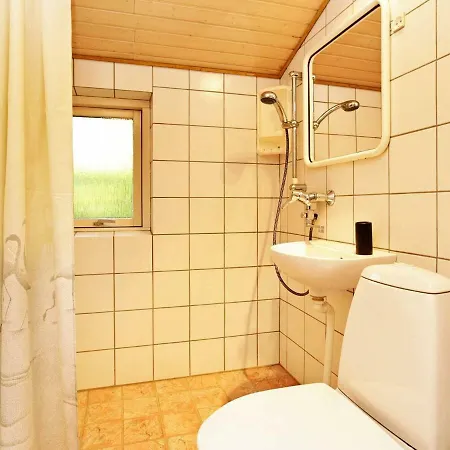 Two-bedroom Holiday In 2 Højby