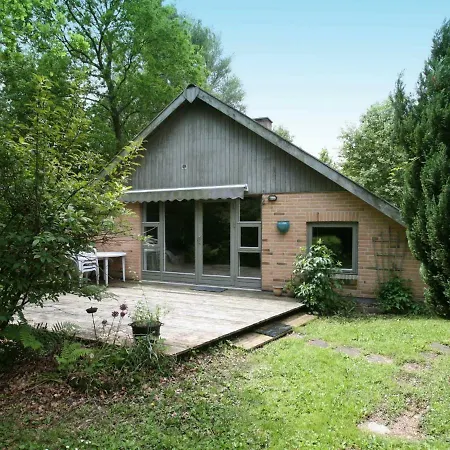 Two-bedroom Holiday In 2 * Højby